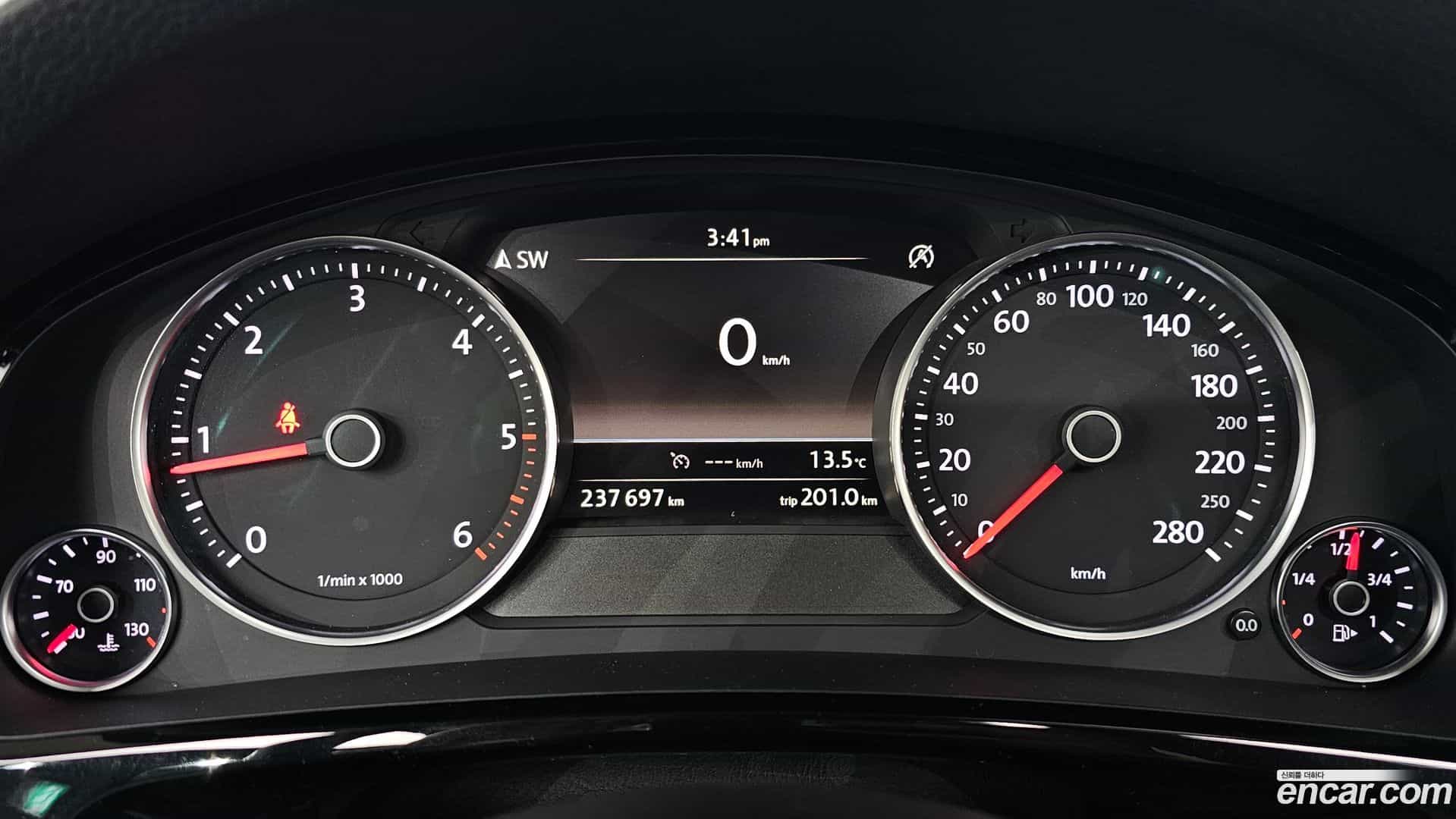 Touareg Volkswagen 2015.10-INNER-008