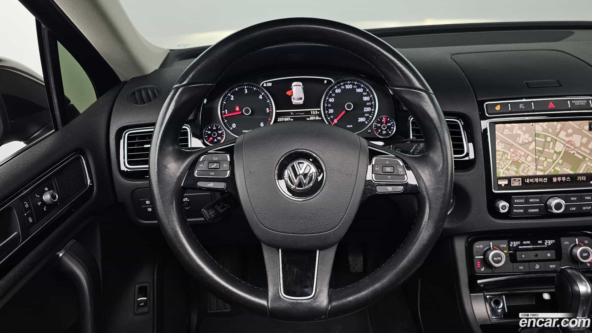 Touareg Volkswagen 2015.10-OPTION-017