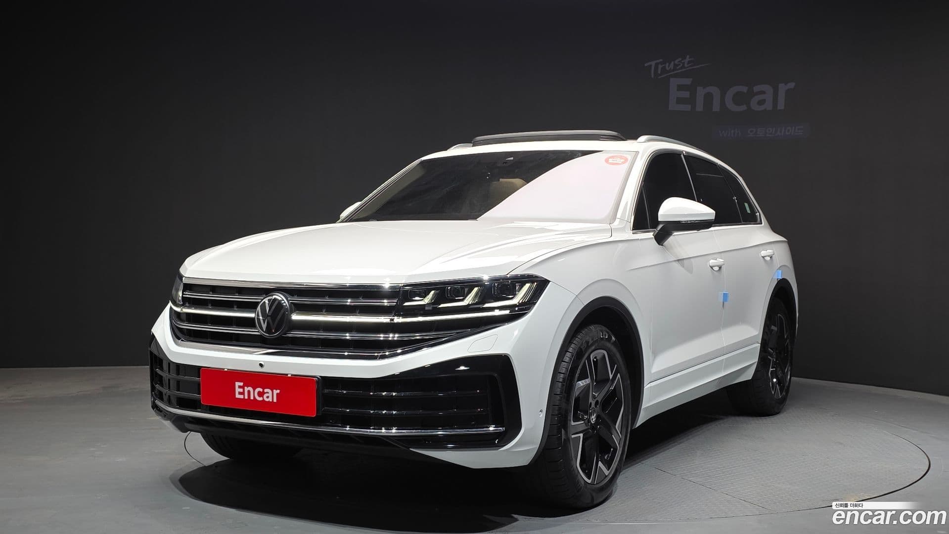 Main__Slider__Photo:Touareg Volkswagen 2024.9-0