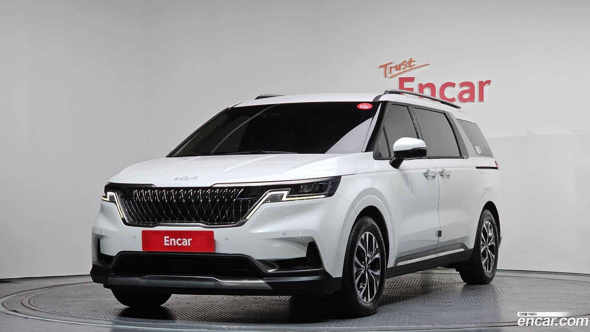 Main__Slider__Photo:Canival Kia 2023.4-0