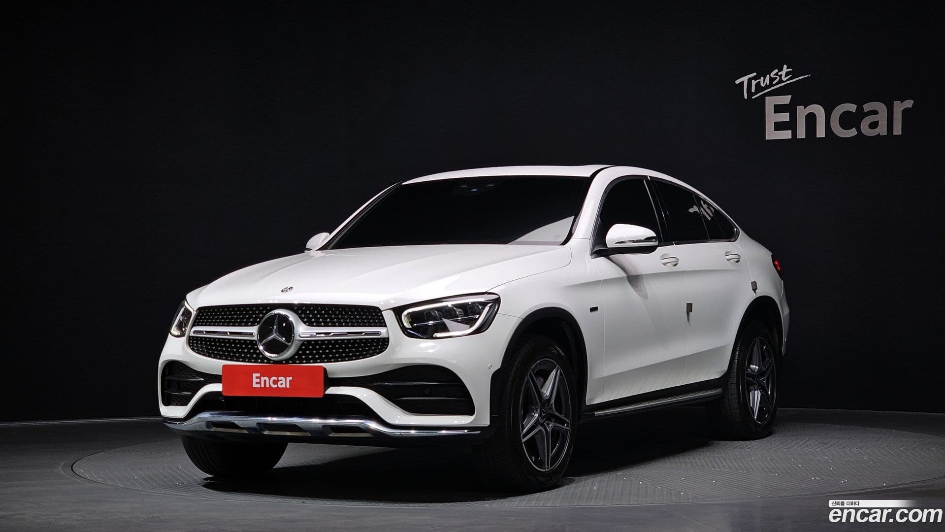 Main__Slider__Photo:GLC-Class Mercedes-Benz 2020.10-0
