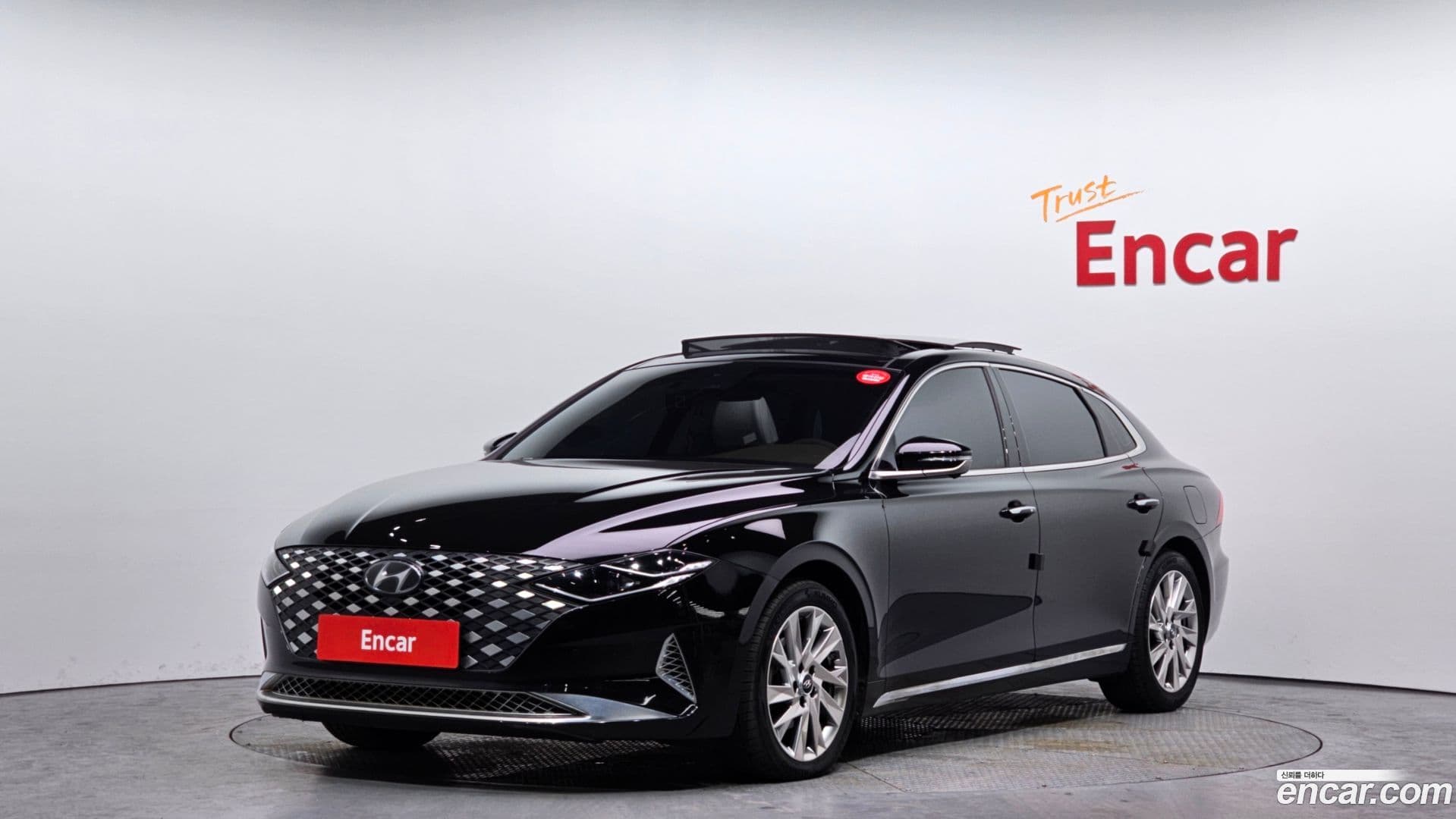 Main__Slider__Photo:Grandeur Hyundai 2021.1-0