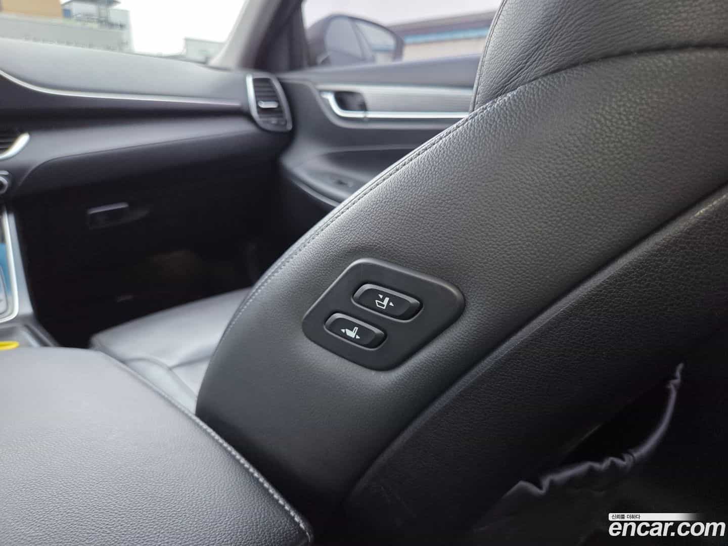 Grandeur Hyundai 2017.3-OPTION-019