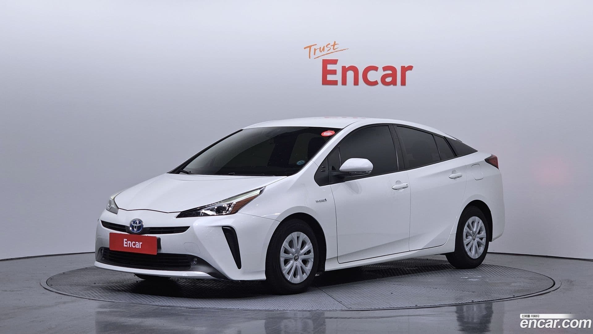 Main__Slider__Photo:Prius Toyota 2019.11-0