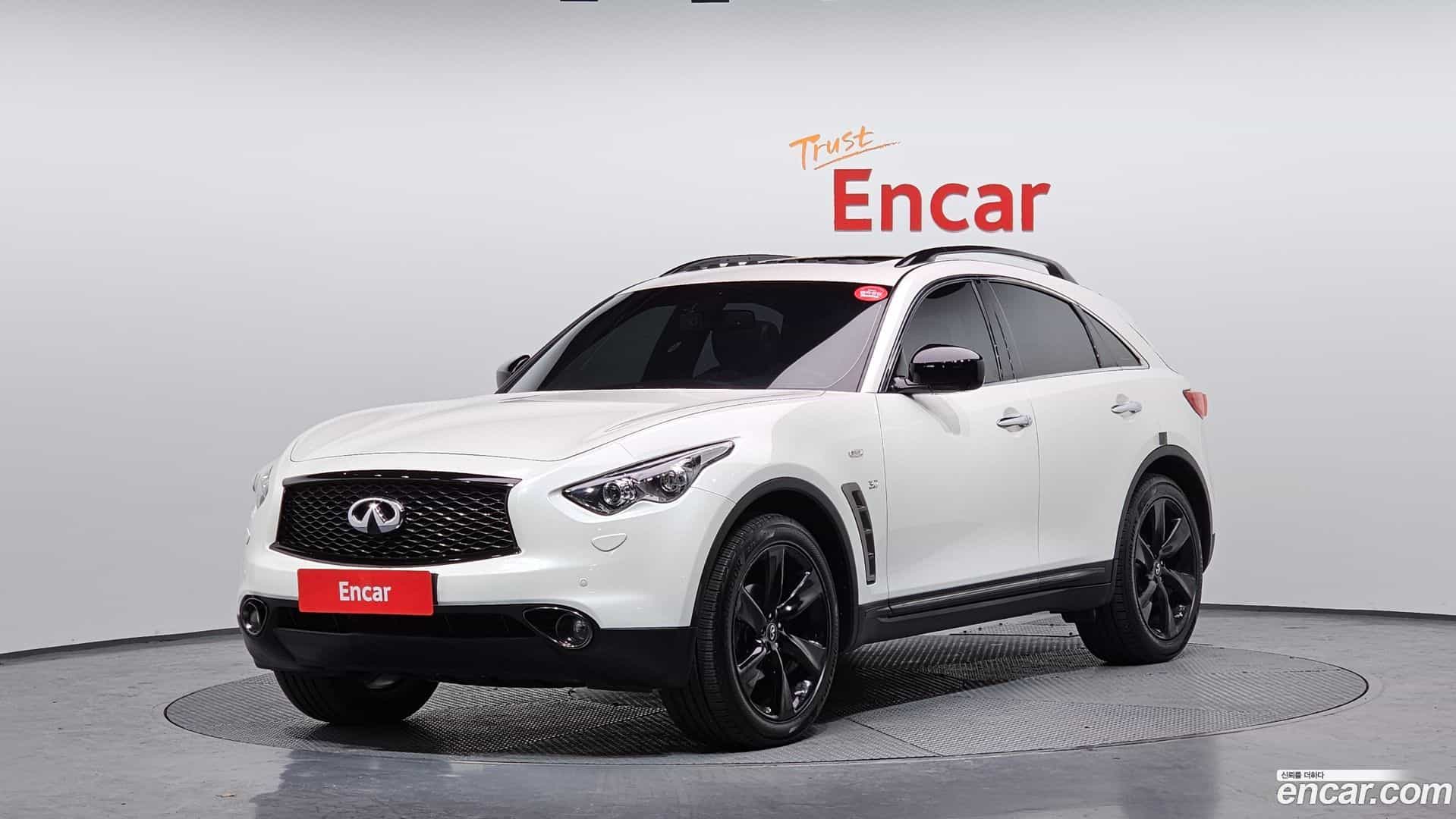 QX70 Infiniti 2017.11-OUTER-001