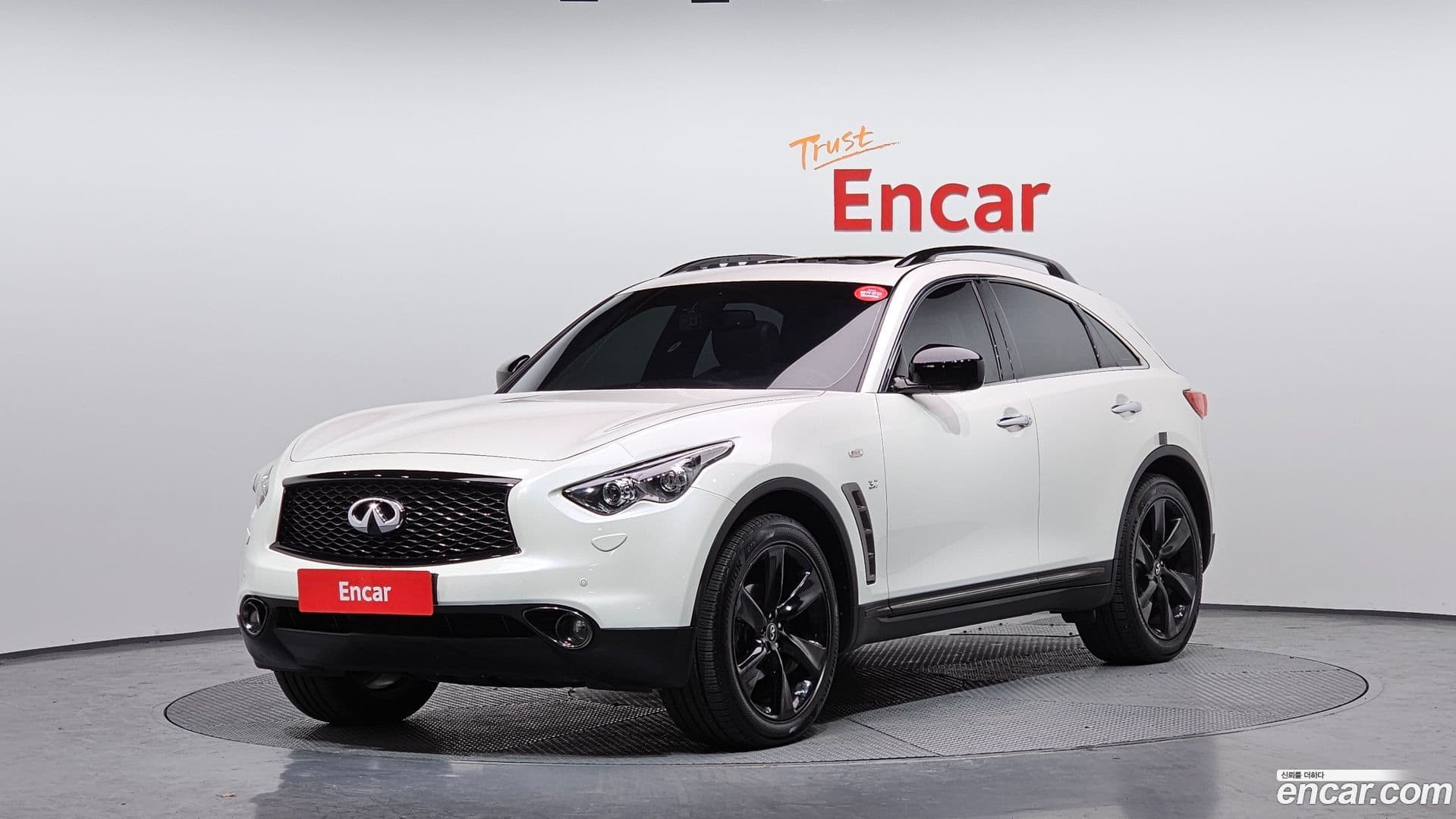 Main__Slider__Photo:QX70 Infiniti 2017.11-0