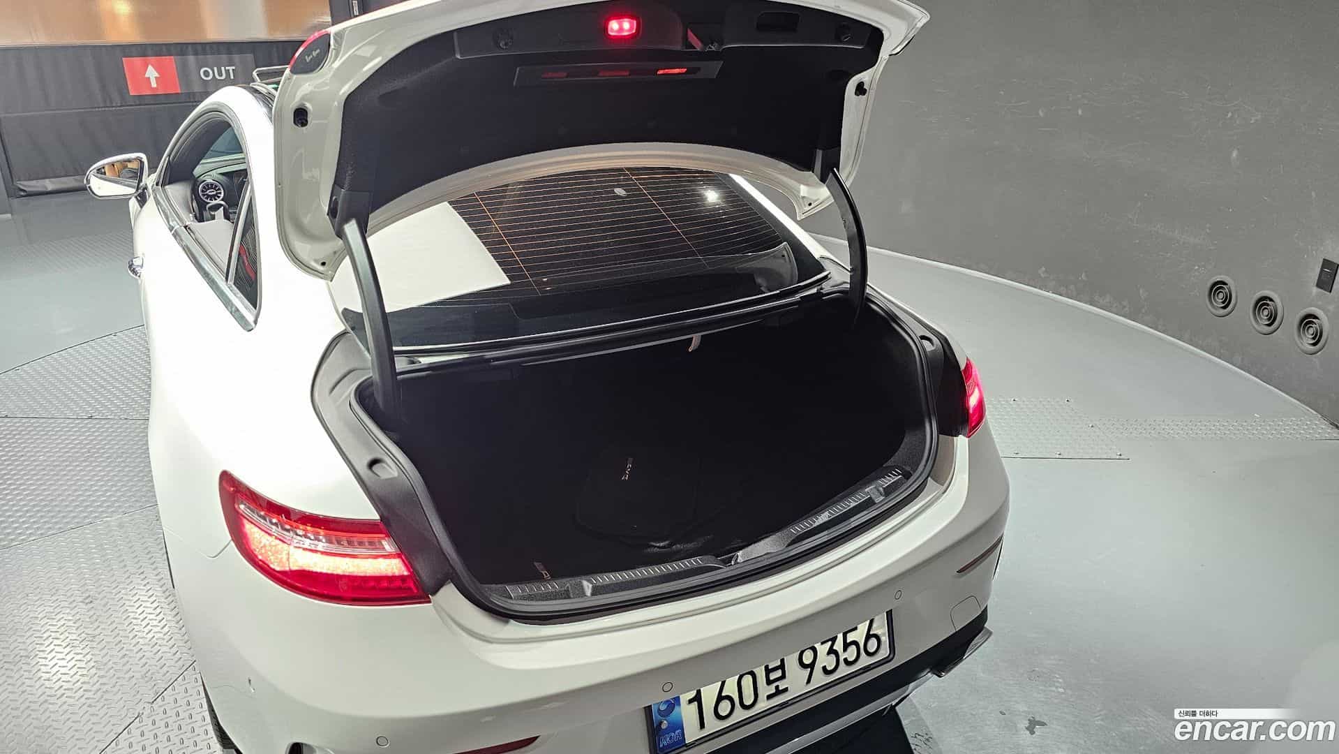 E-Class Mercedes-Benz 2018.5-OPTION-024
