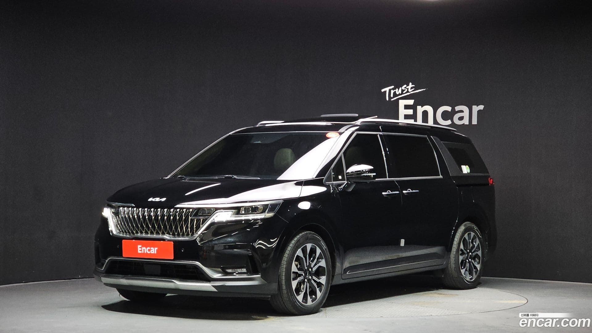 Main__Slider__Photo:Canival Kia 2022.11-0