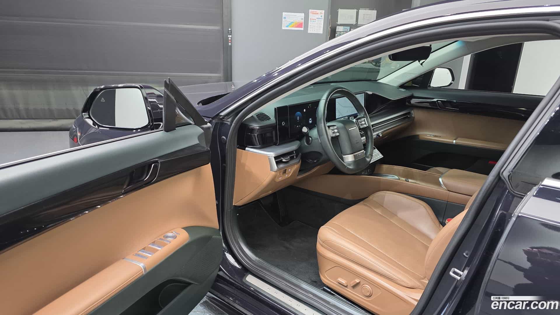 Grandeur Hyundai 2023.1-INNER-010
