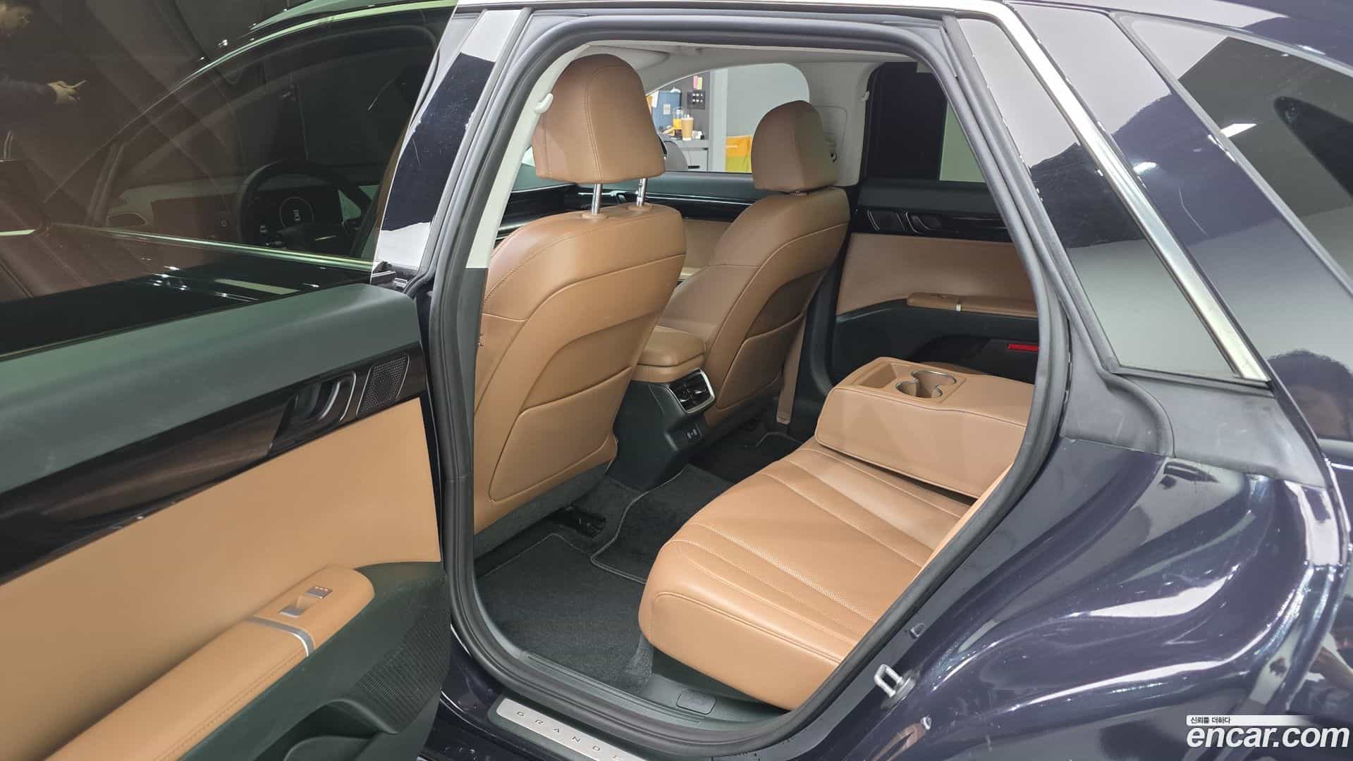 Grandeur Hyundai 2023.1-OPTION-015