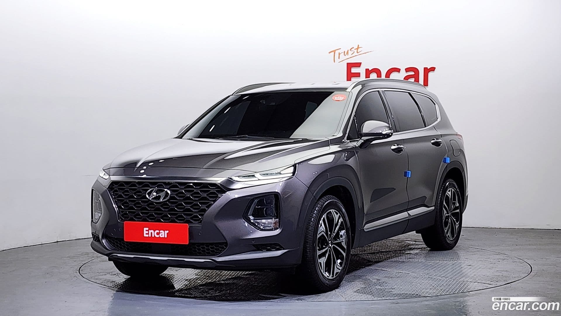 Main__Slider__Photo:Santafe Hyundai 2018.3-0