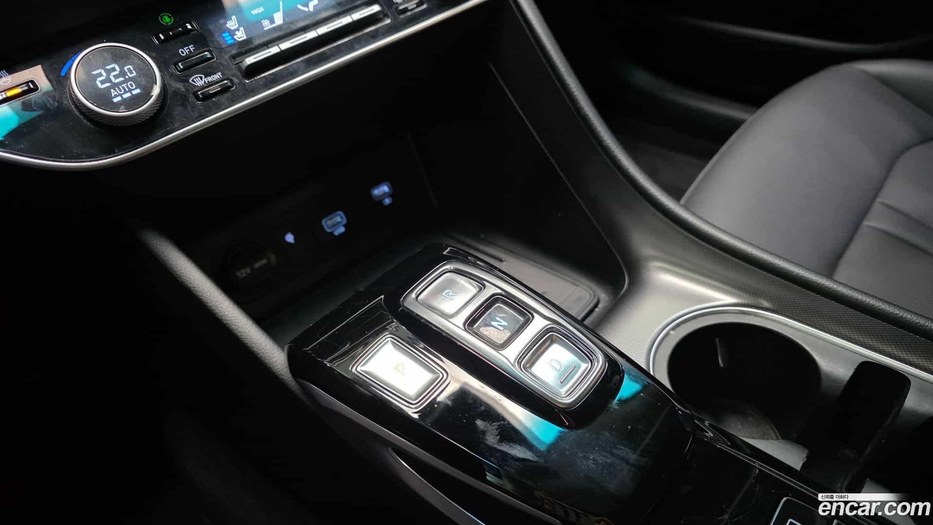 Sonata Hyundai 2022.1-INNER-009