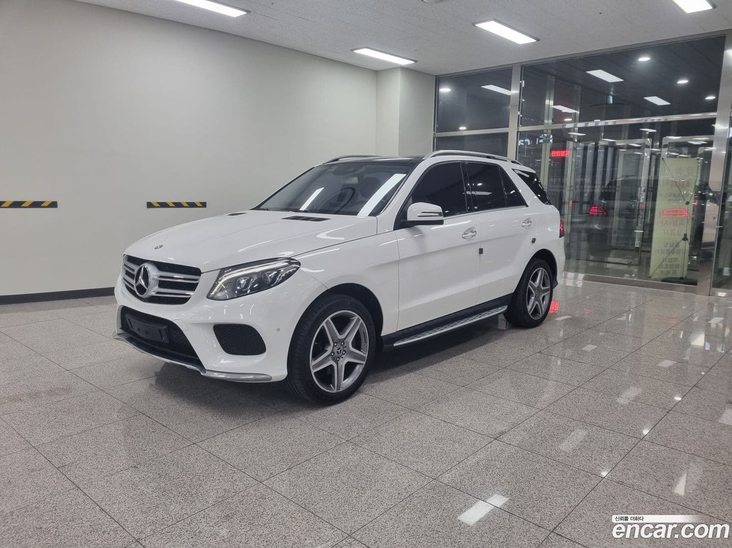 Main__Slider__Photo:GLE-Class Mercedes-Benz 2017.2-0
