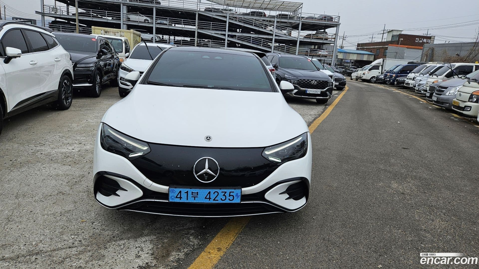Main__Slider__Photo:EQE Mercedes-Benz 2023.11-0