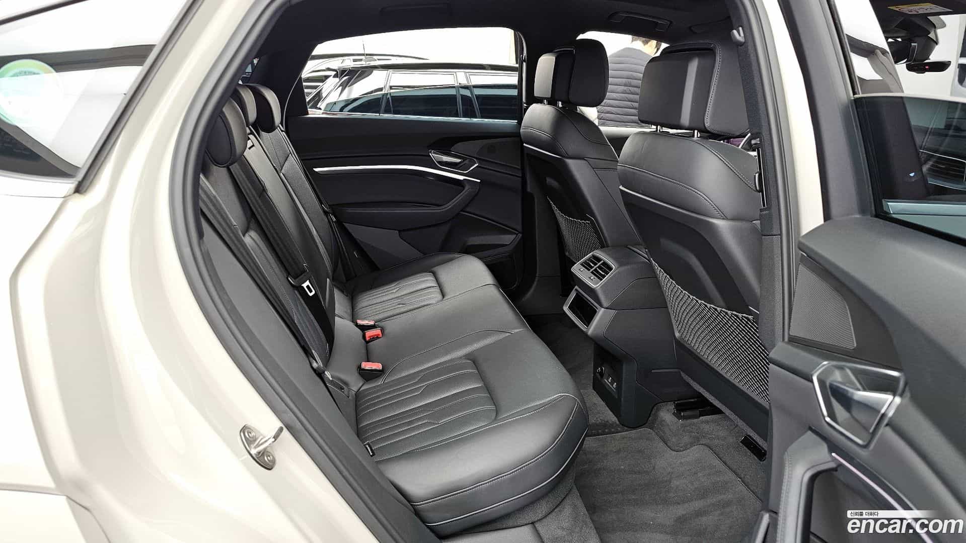 e-tron Audi 2022.6-OPTION-016