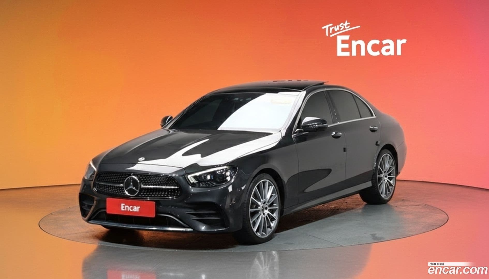 Main__Slider__Photo:E-Class Mercedes-Benz 2022.3-0