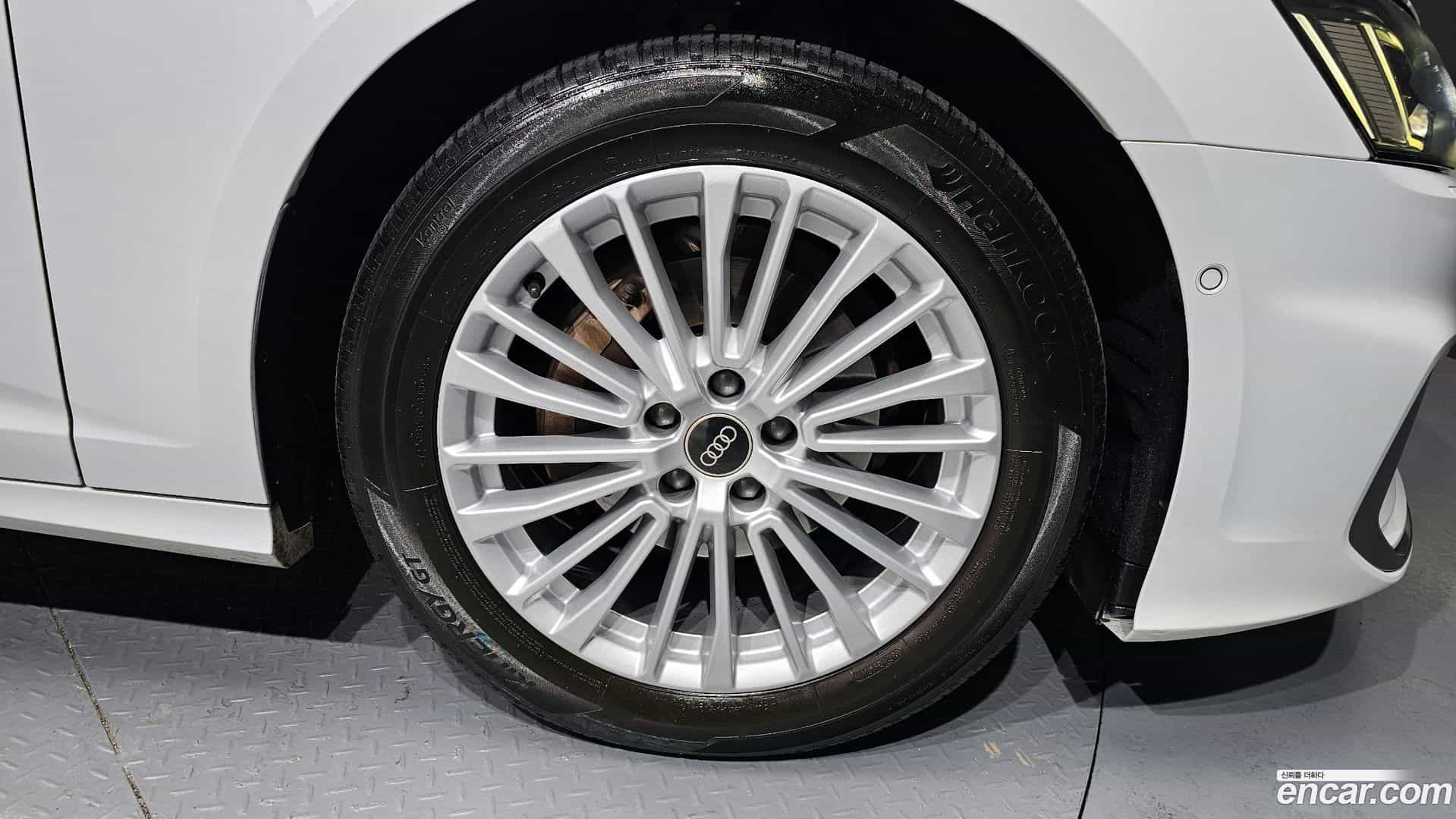 A6 Audi 2021.11-OUTER-005