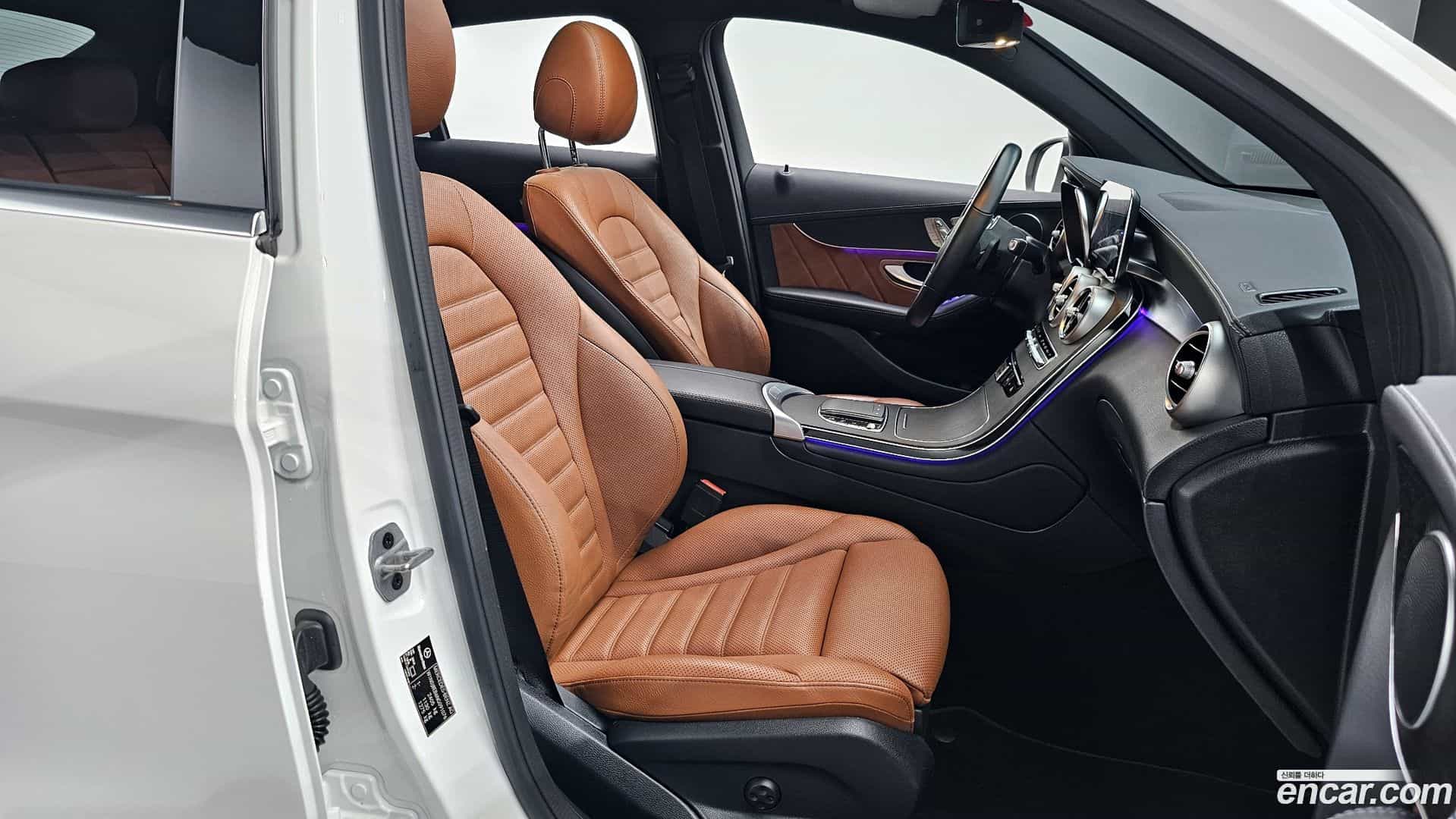 GLC-Class Mercedes-Benz 2022.5-INNER-010