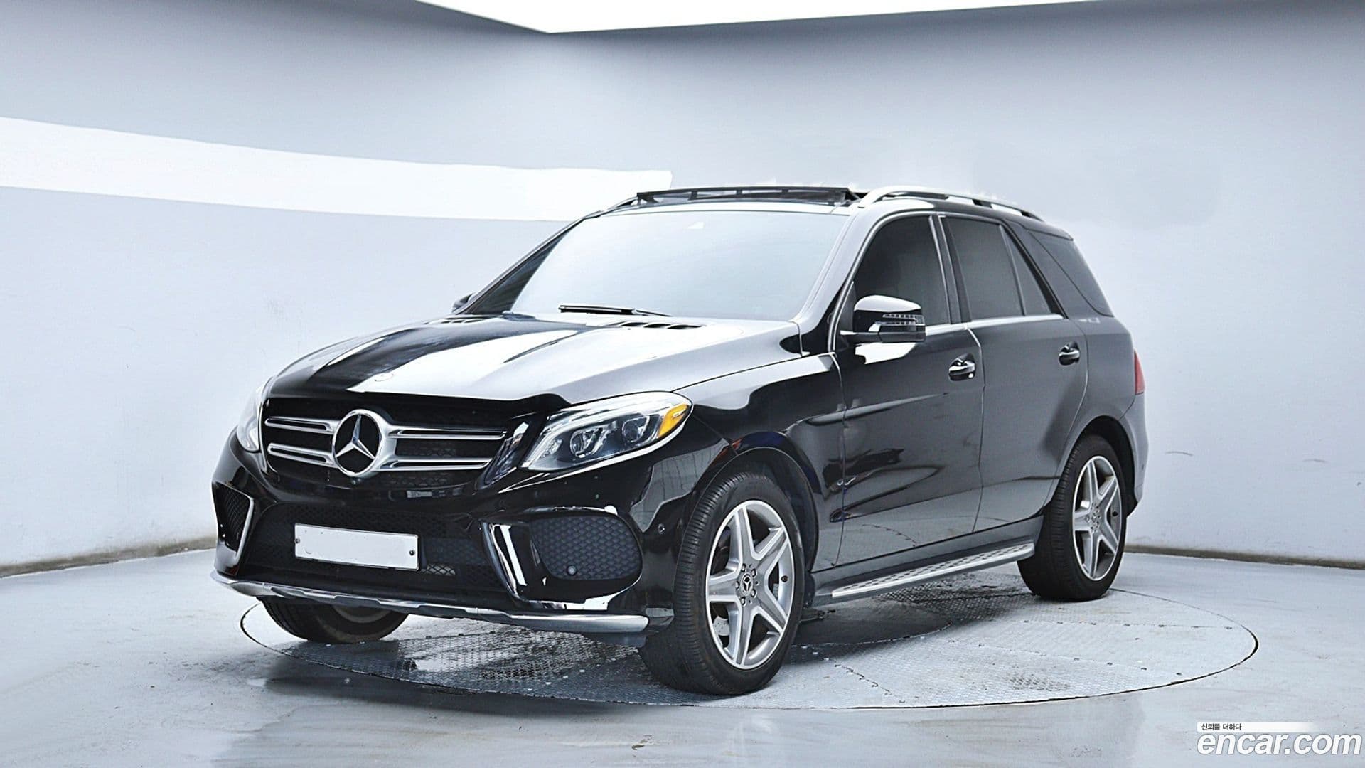Main__Slider__Photo:GLE-Class Mercedes-Benz 2018.3-0