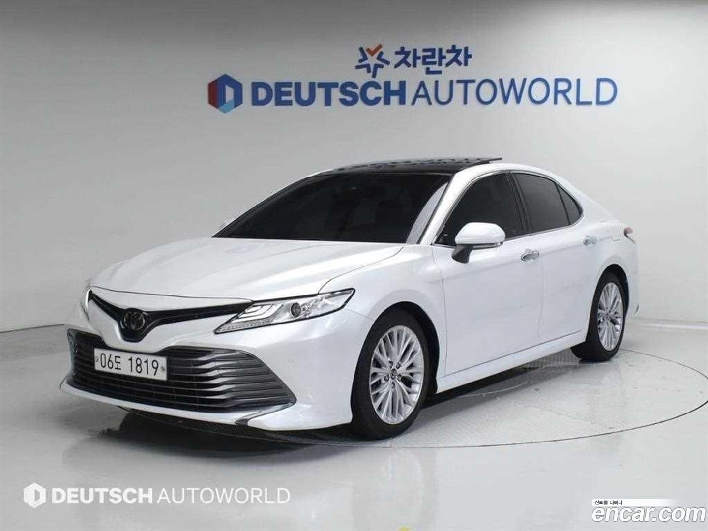 Main__Slider__Photo:Camry Toyota 2019.3-0