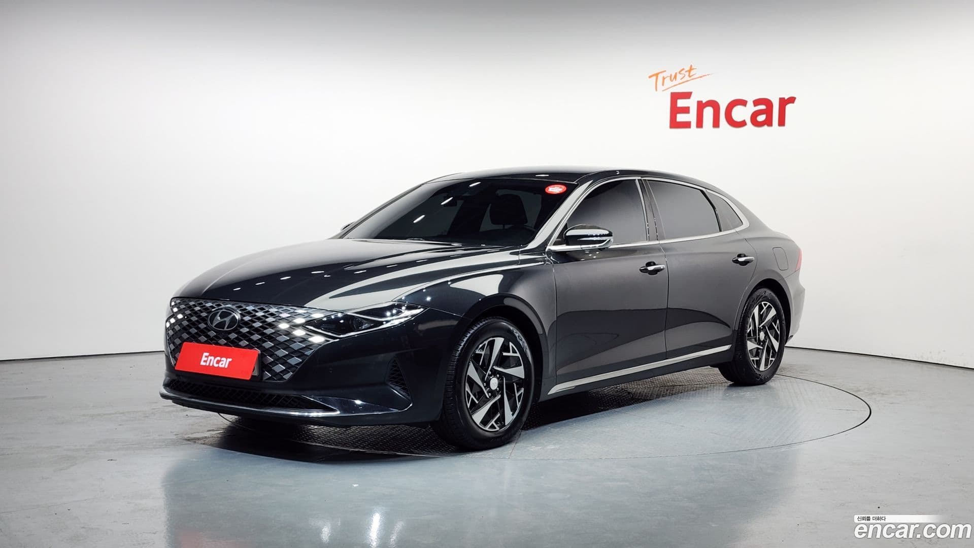 Main__Slider__Photo:Grandeur Hyundai 2022.1-0