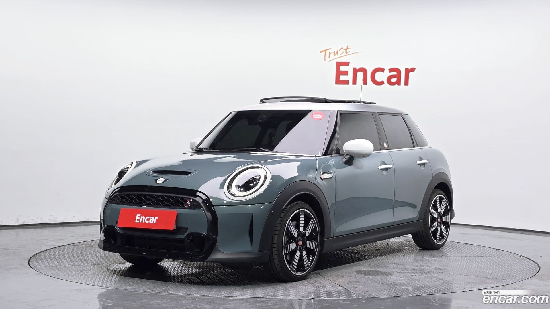 Main__Slider__Photo:Cooper Mini 2023.1-0