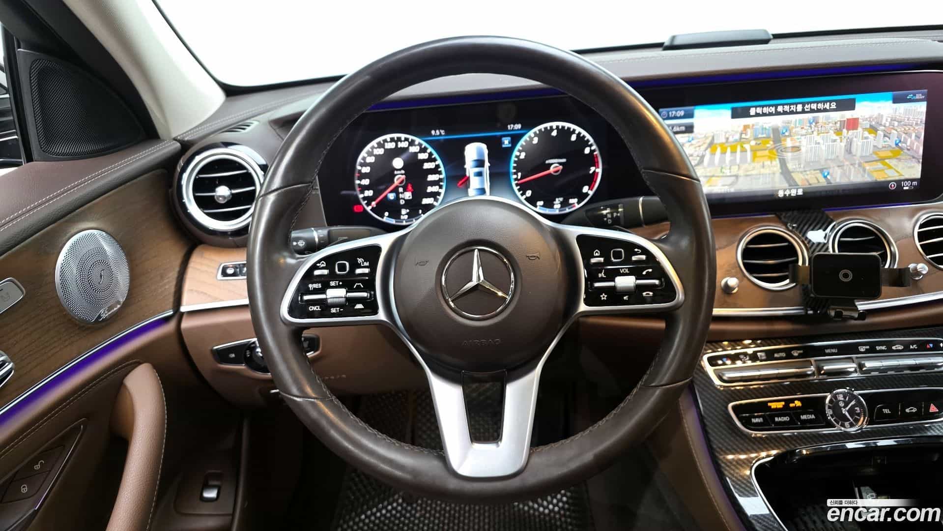 E-Class Mercedes-Benz 2020.4-OPTION-017