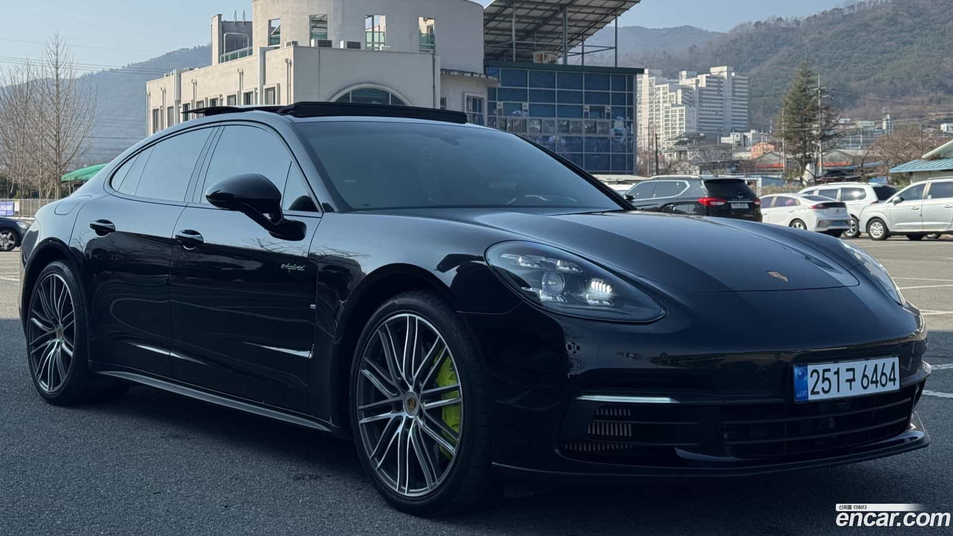 Panamera Porsche 2019.10-OUTER-001