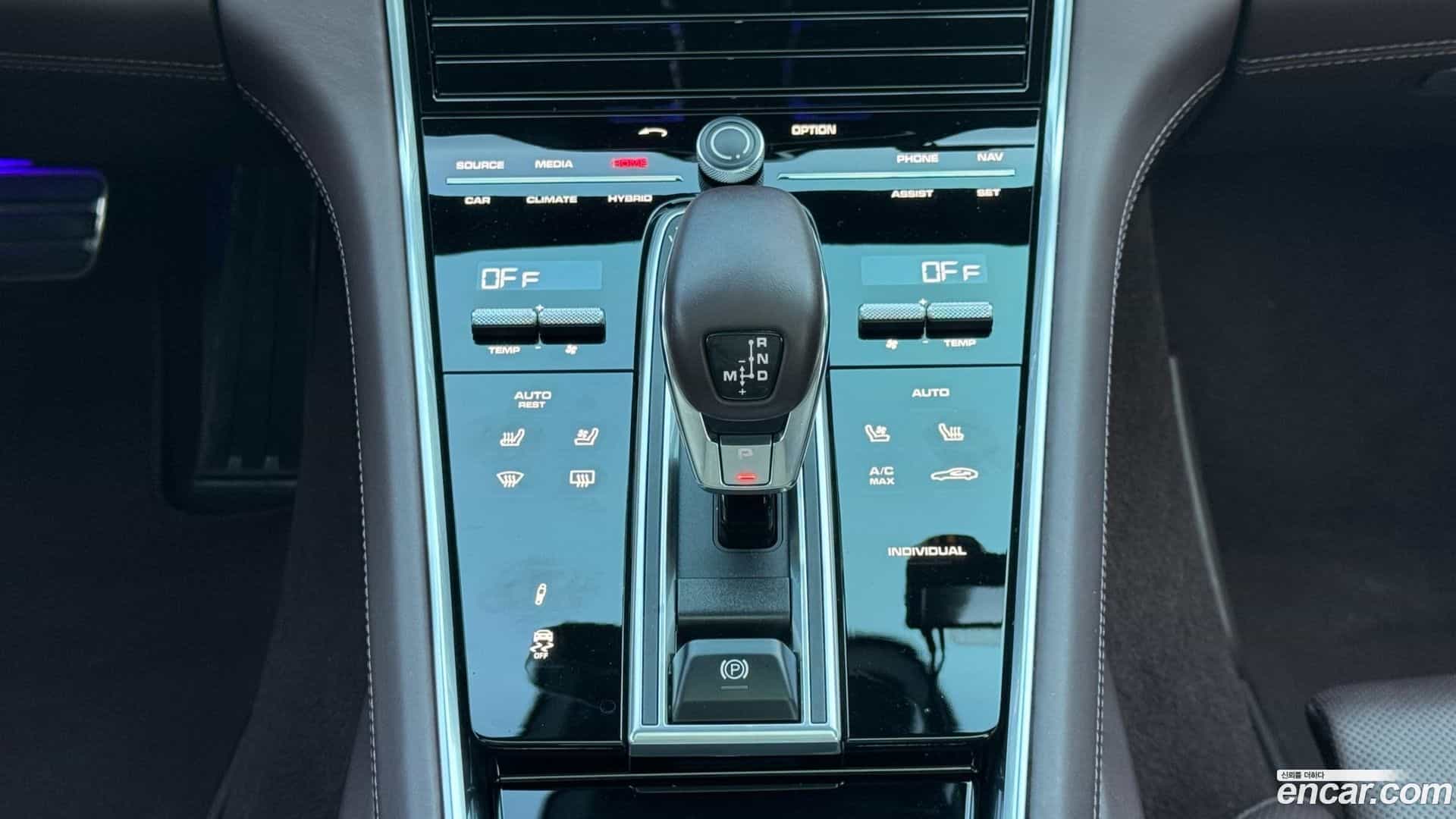 Panamera Porsche 2019.10-OPTION-020