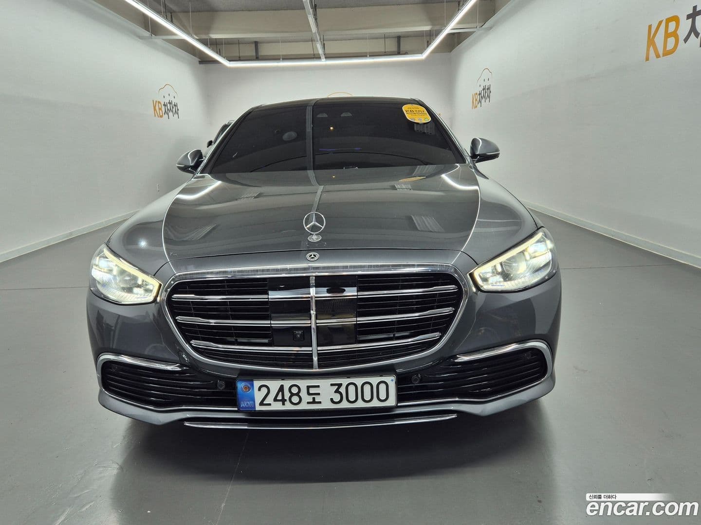 Main__Slider__Photo:S-Class Mercedes-Benz 2022.3-0