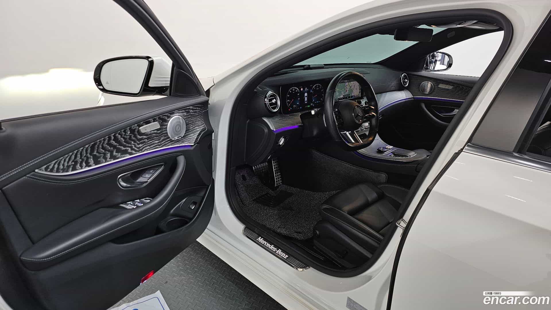 E-Class Mercedes-Benz 2020.10-INNER-010