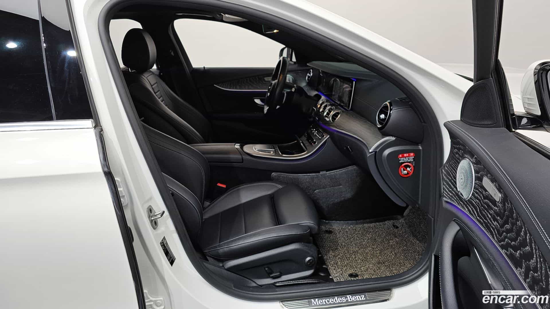 E-Class Mercedes-Benz 2020.10-OPTION-015
