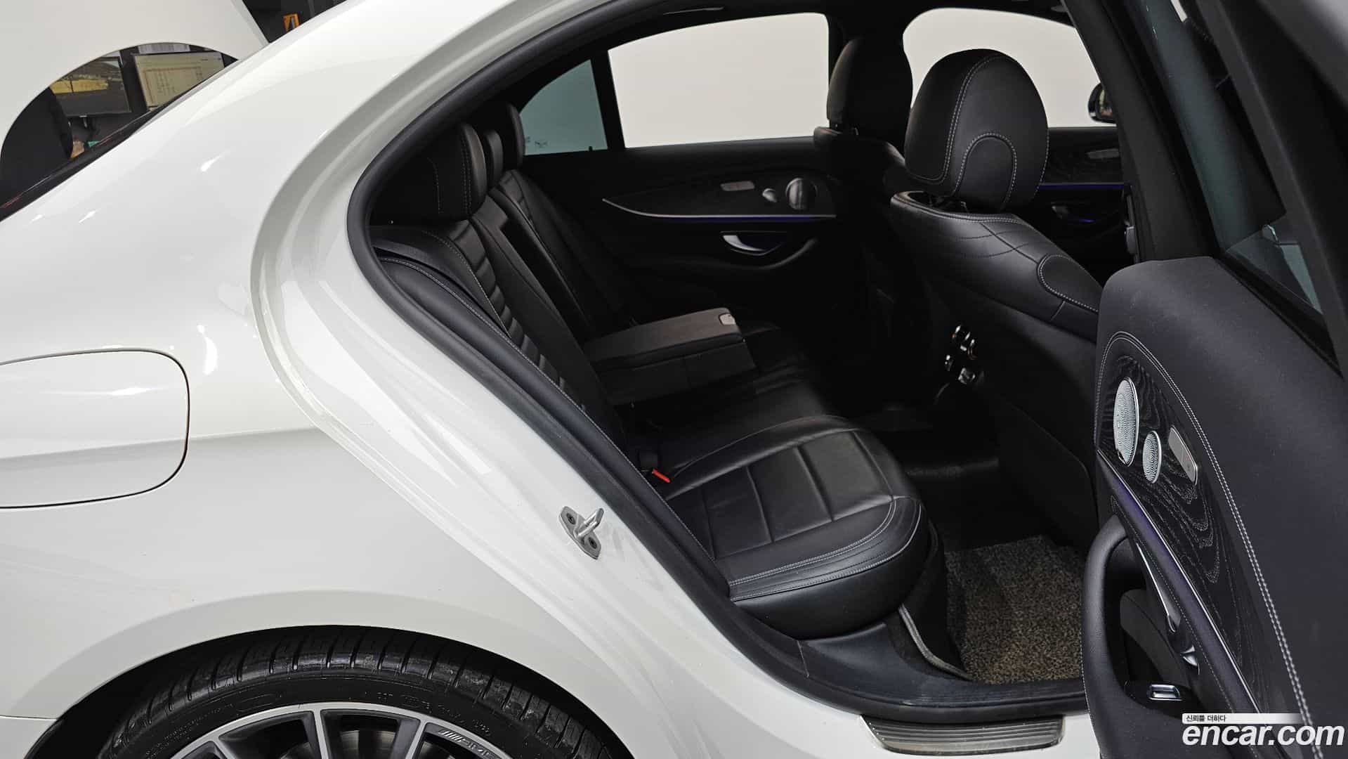 E-Class Mercedes-Benz 2020.10-OPTION-016
