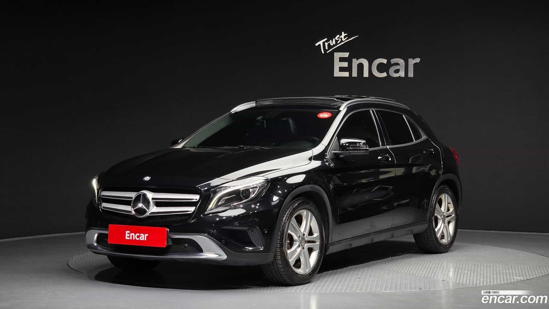 GLA-Class Mercedes-Benz 2015.8-OUTER-001