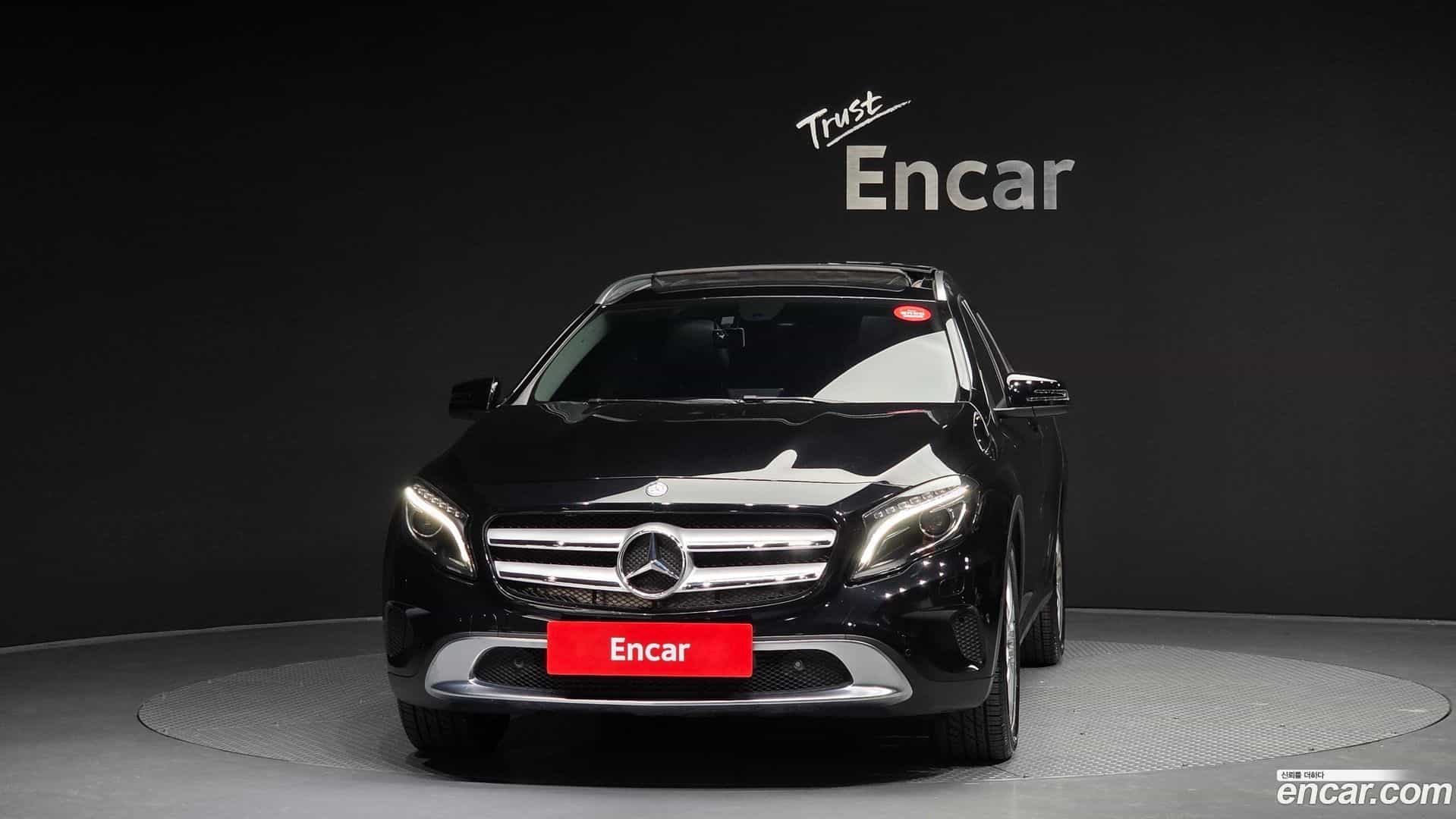 GLA-Class Mercedes-Benz 2015.8-OUTER-003