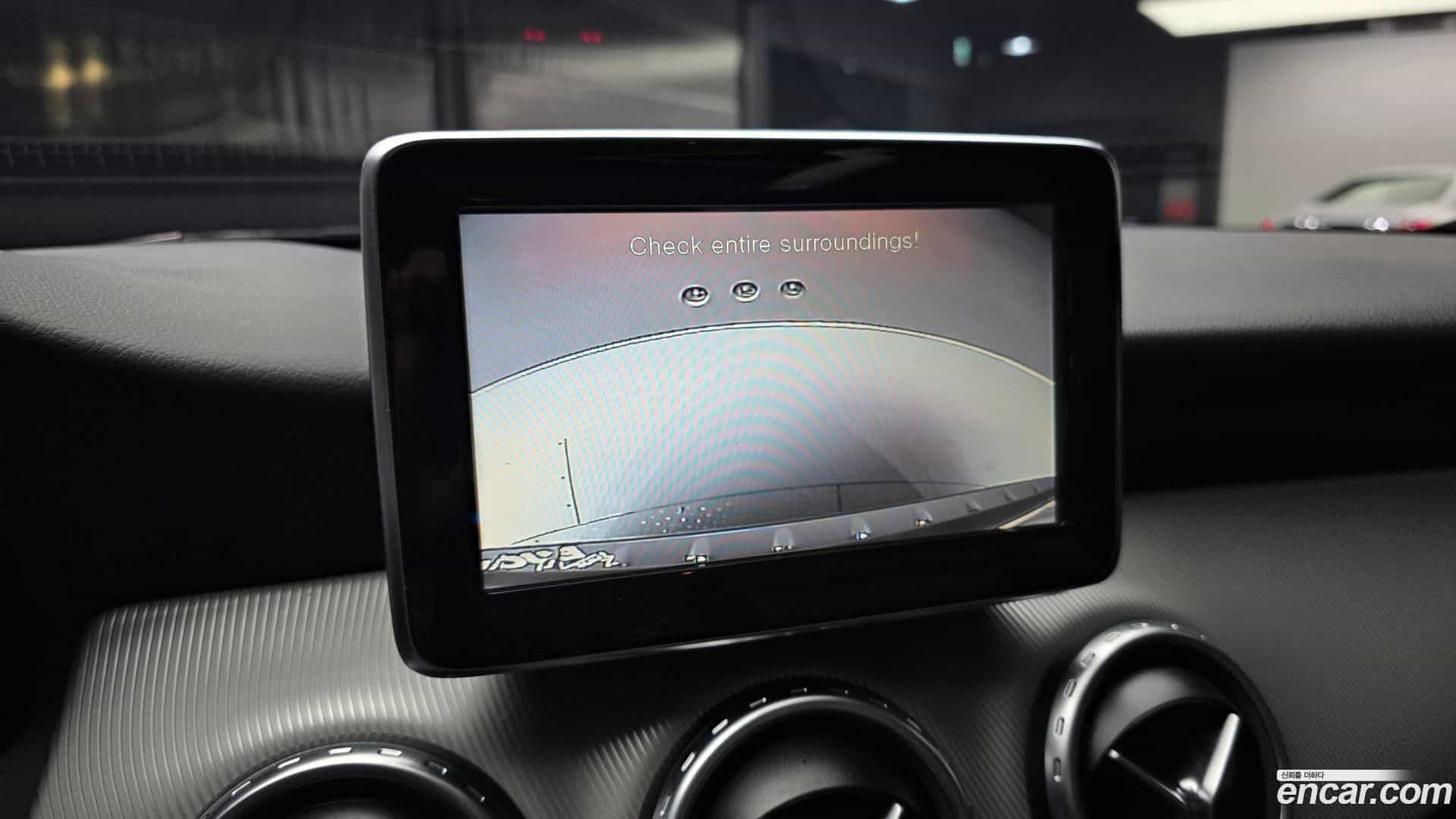 GLA-Class Mercedes-Benz 2015.8-OPTION-019
