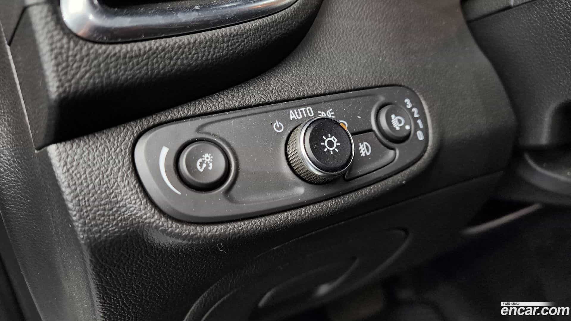 Trax Chevrolet 2018.11-OPTION-020