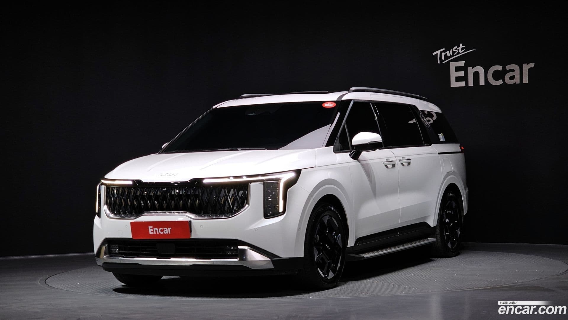 Main__Slider__Photo:Canival Kia 2024.3-0