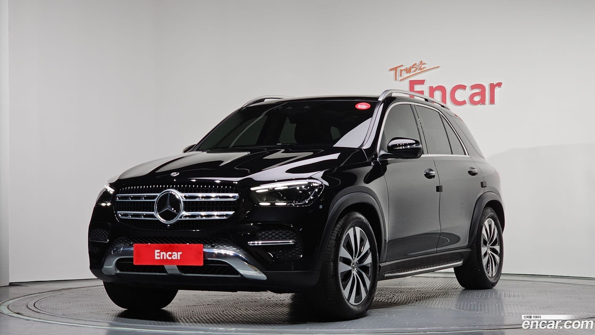 Main__Slider__Photo:GLE-Class Mercedes-Benz 2024.3-0