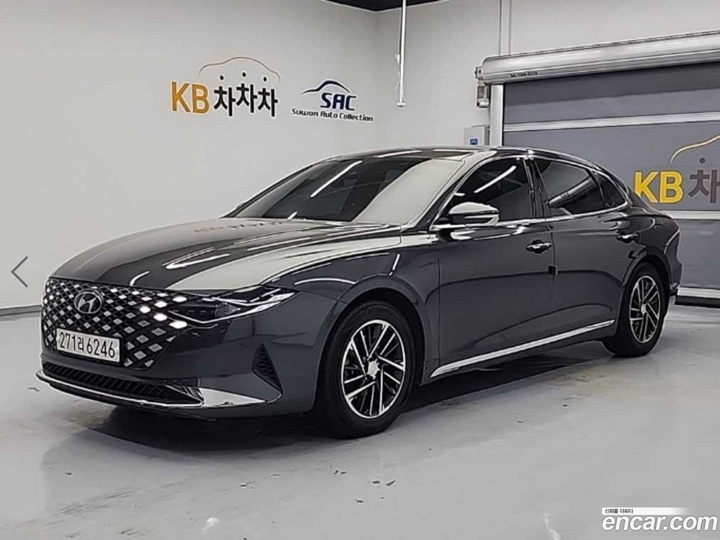 Main__Slider__Photo:Grandeur Hyundai 2021.2-0