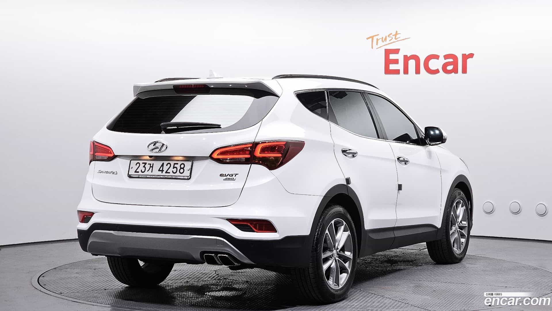 Santafe Hyundai 2015.8-OUTER-002
