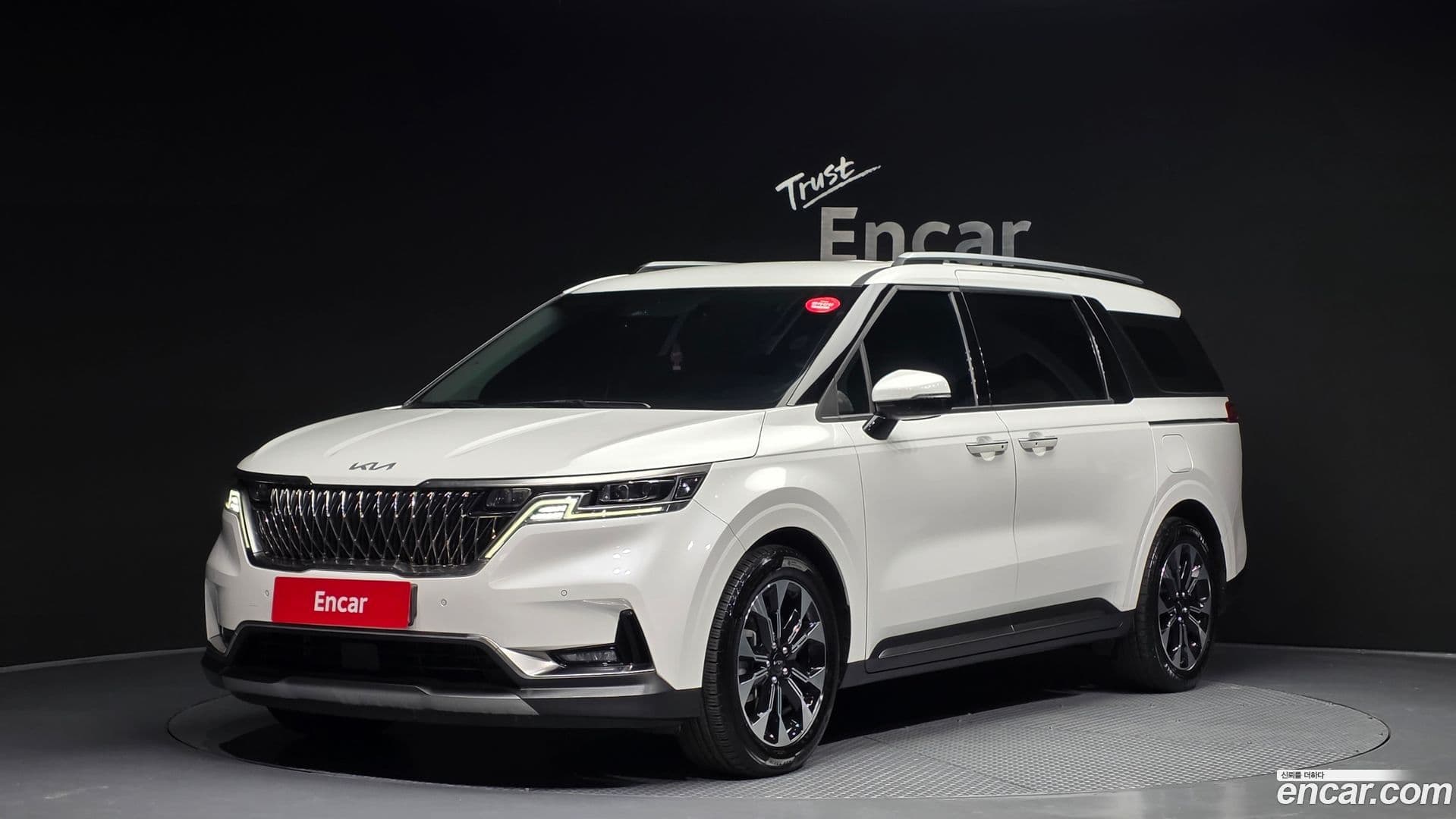 Main__Slider__Photo:Canival Kia 2022.5-0