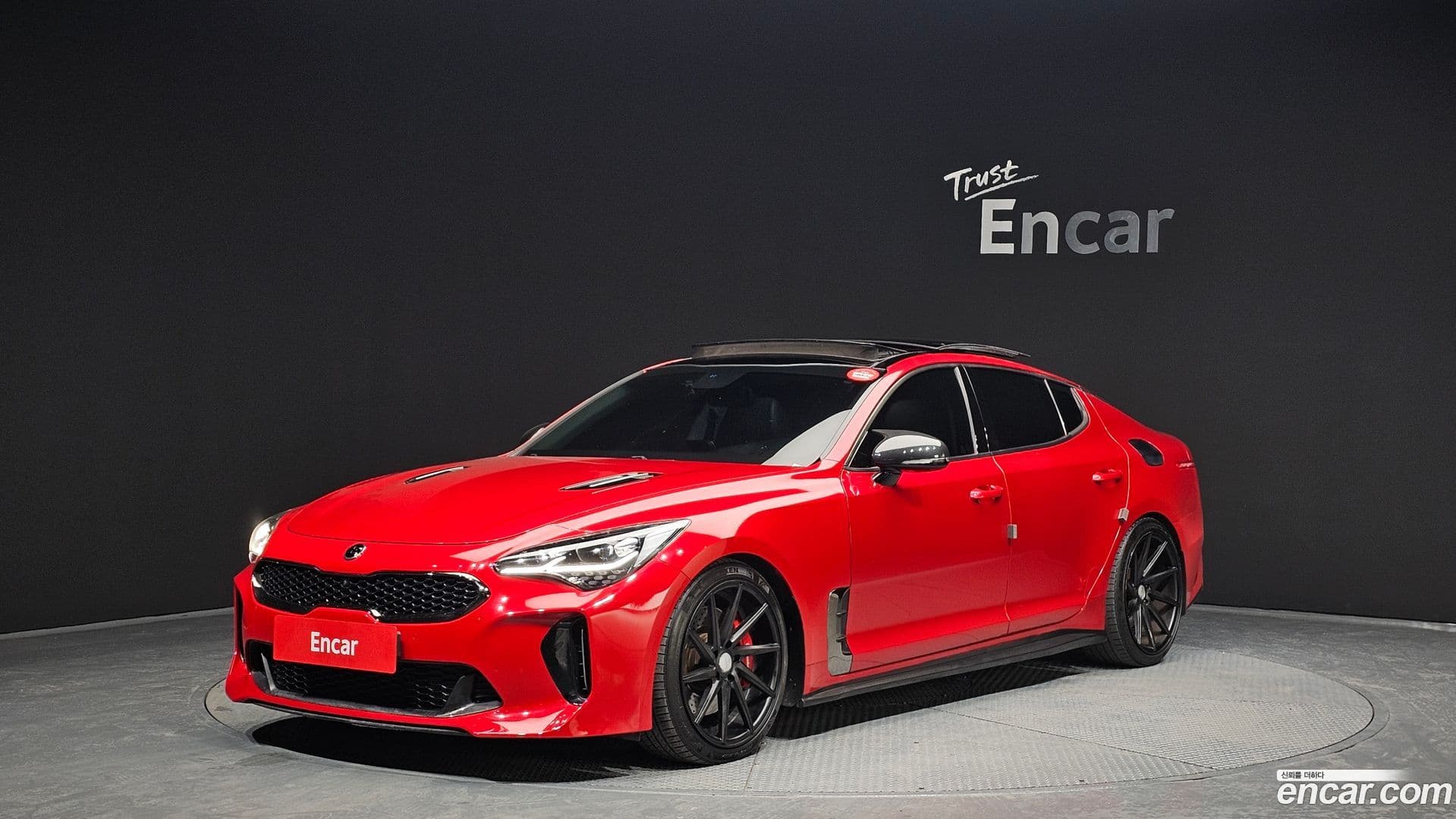 Main__Slider__Photo:Stinger Kia 2018.3-0