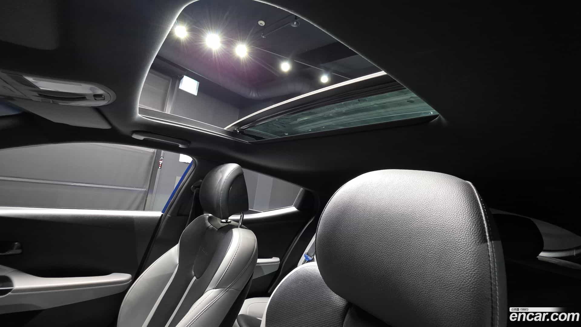 Veloster Hyundai 2019.10-OPTION-021