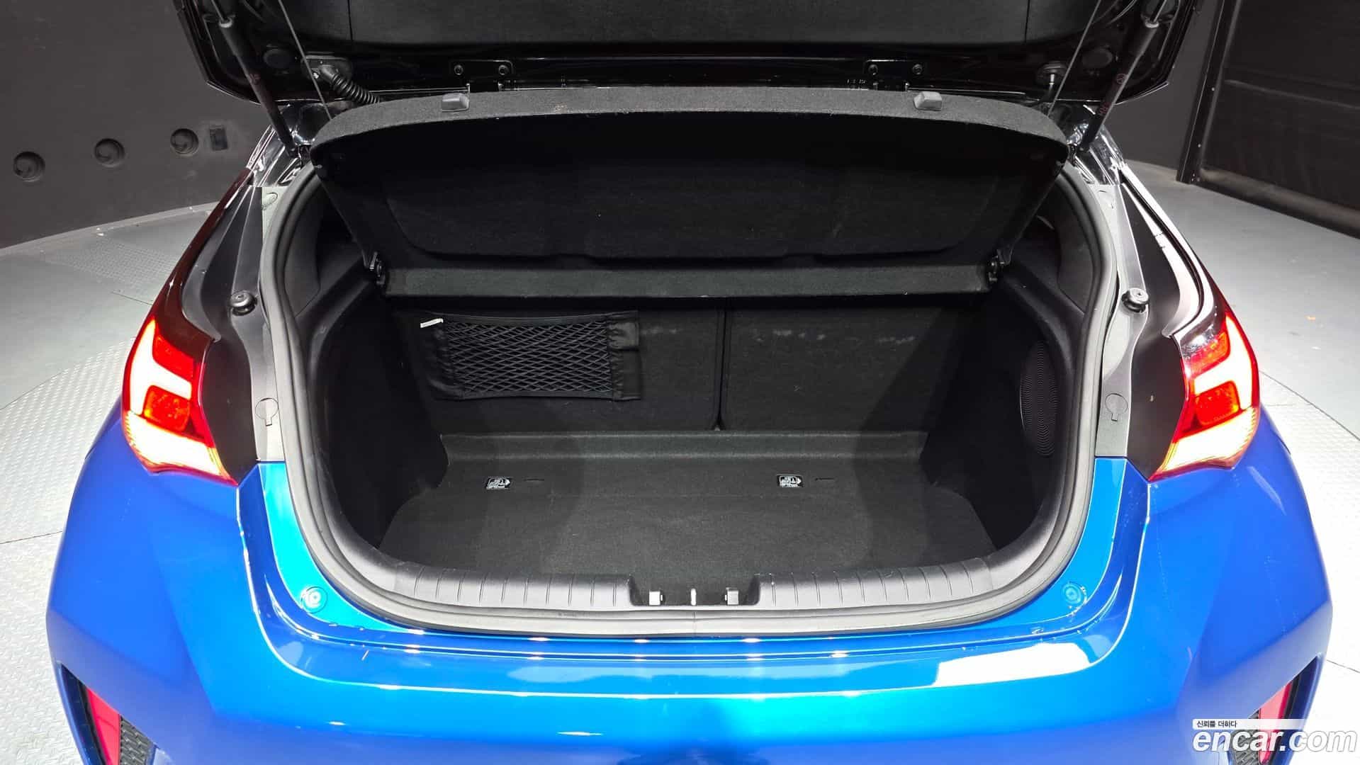 Veloster Hyundai 2019.10-OPTION-024