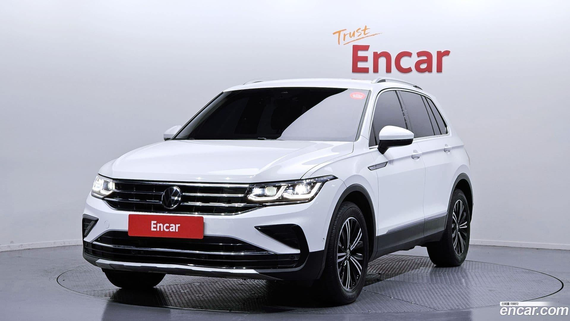 Main__Slider__Photo:Tiguan Volkswagen 2023.4-0