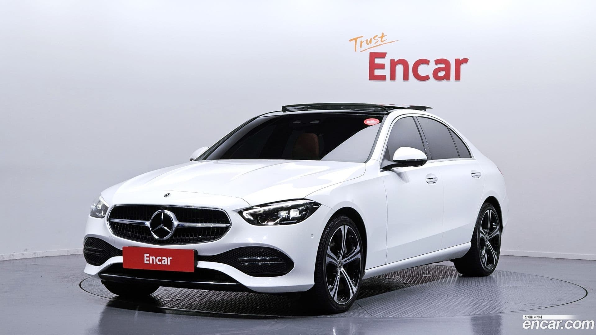 Main__Slider__Photo:C-Class Mercedes-Benz 2023.4-0