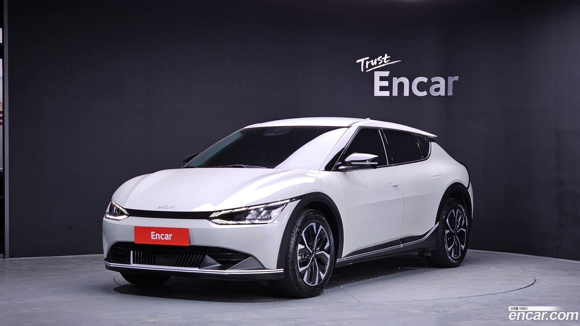 Main__Slider__Photo:EV6 Kia 2021.11-0