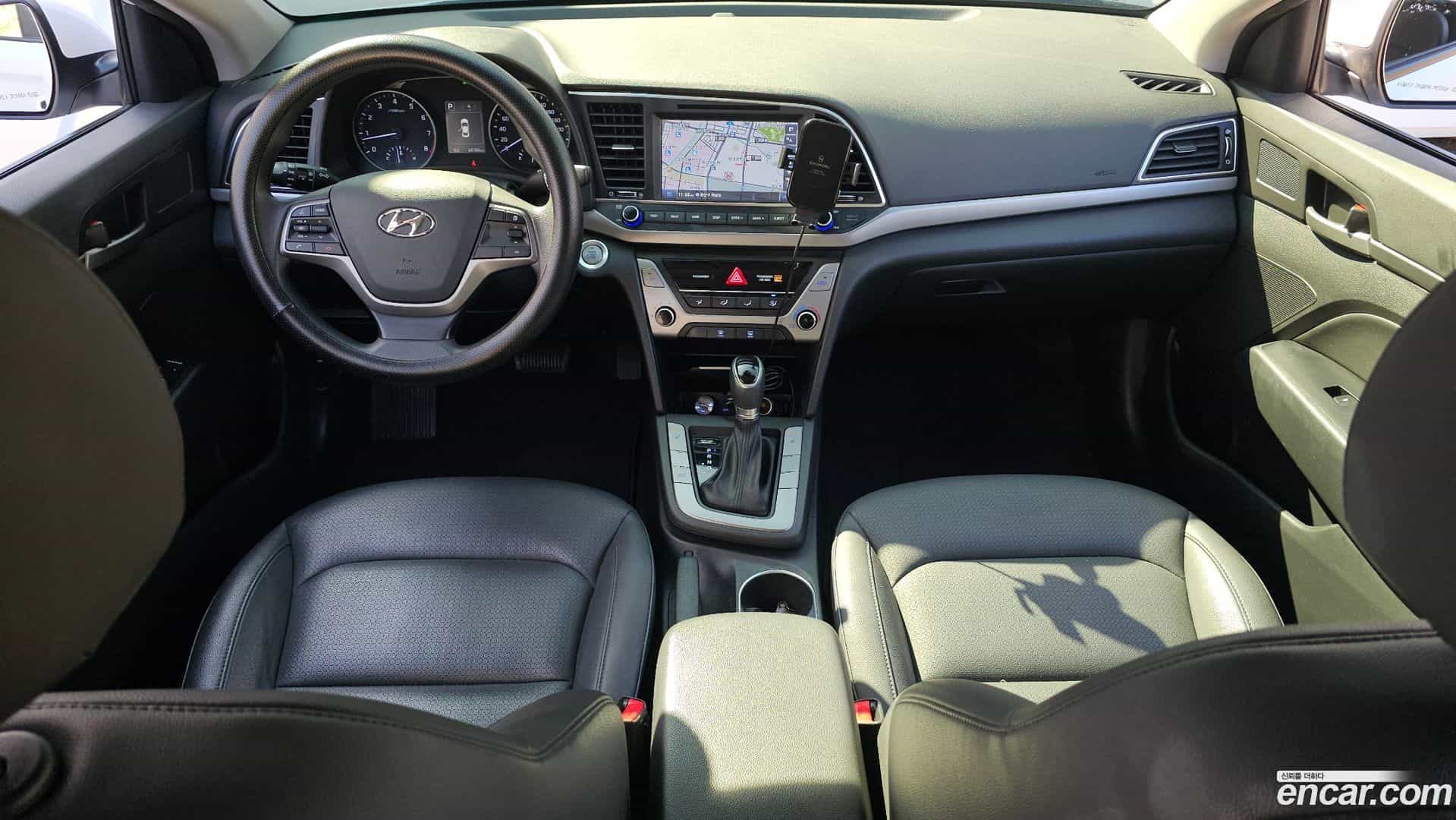 AVANTE Hyundai 2017.7-INNER-007