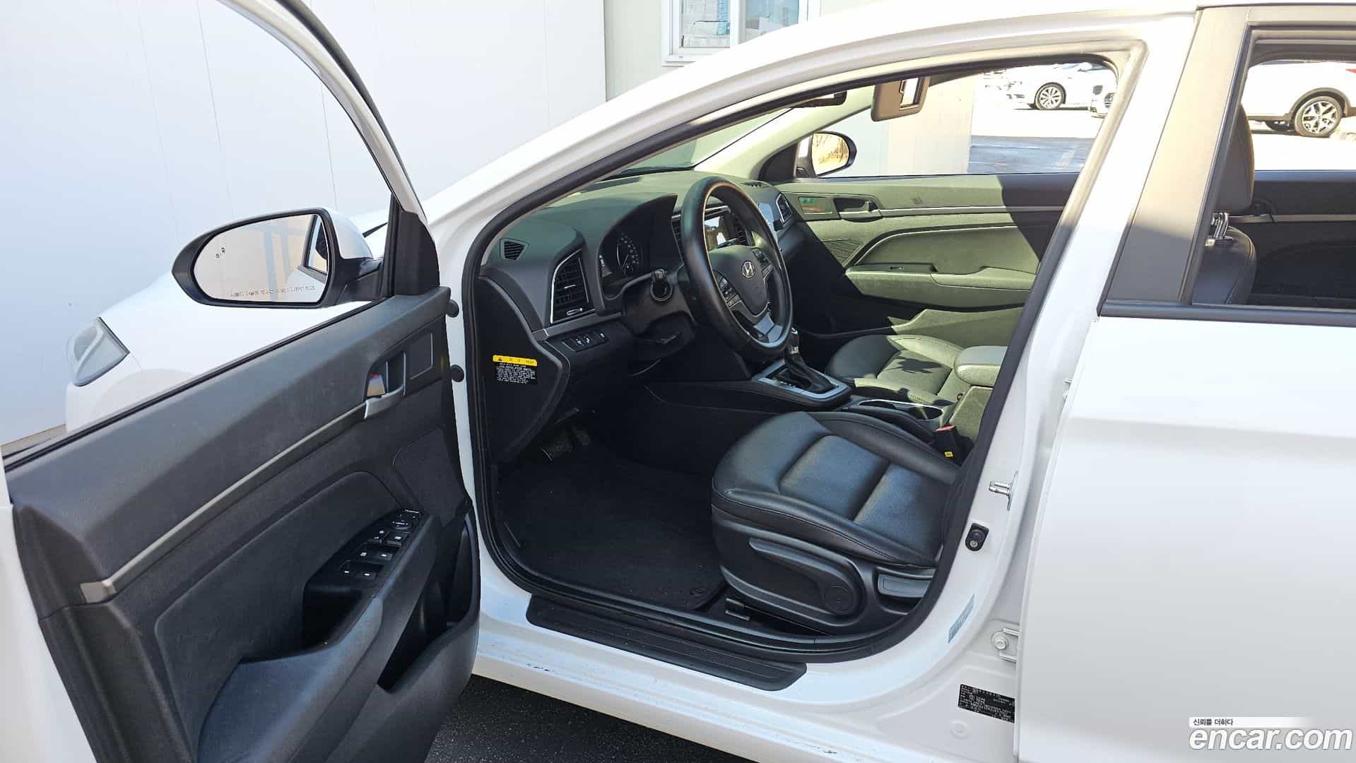 AVANTE Hyundai 2017.7-INNER-010